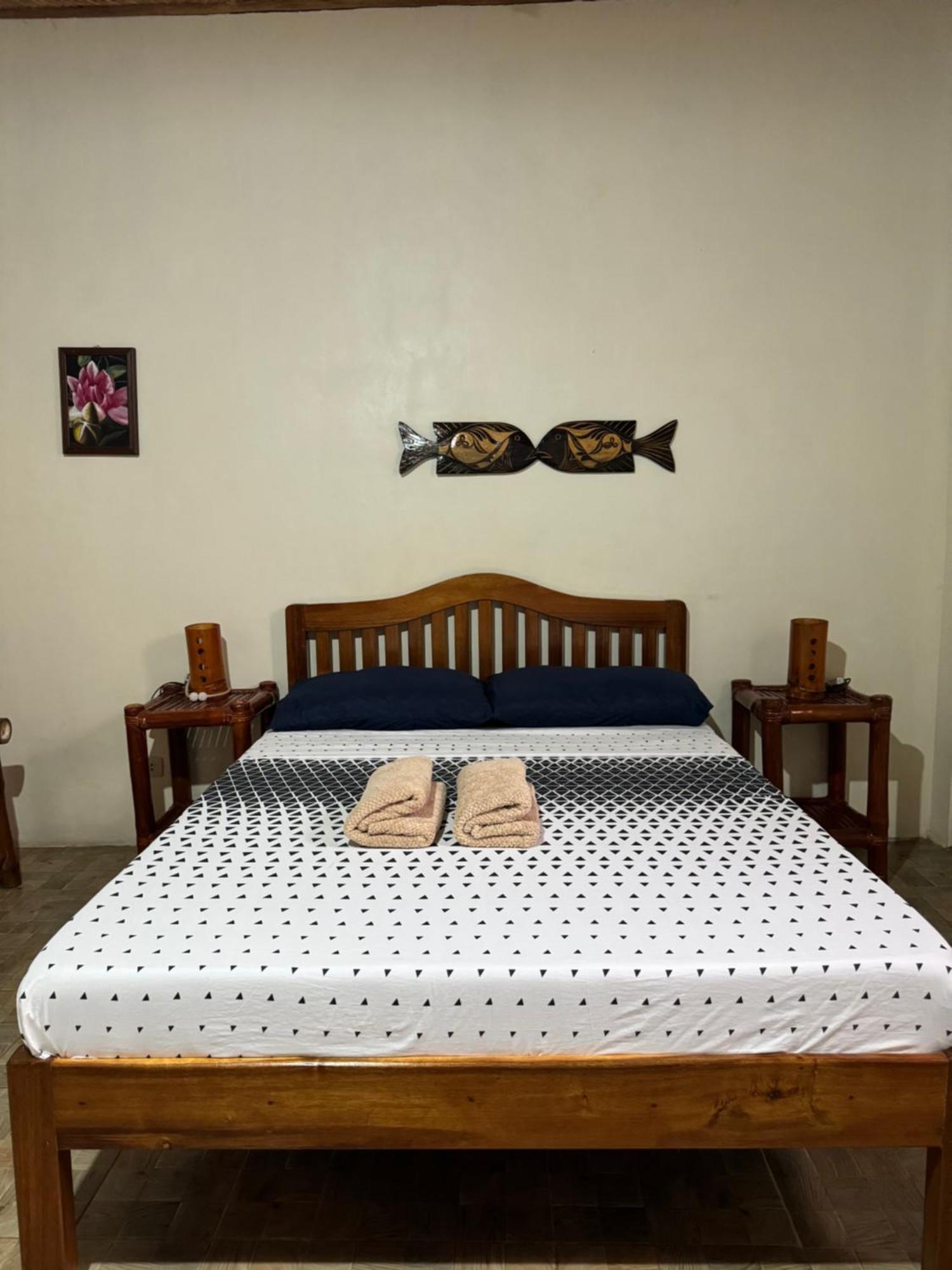 Villa Skanderbeg Guest House Puerto Princesa Ngoại thất bức ảnh