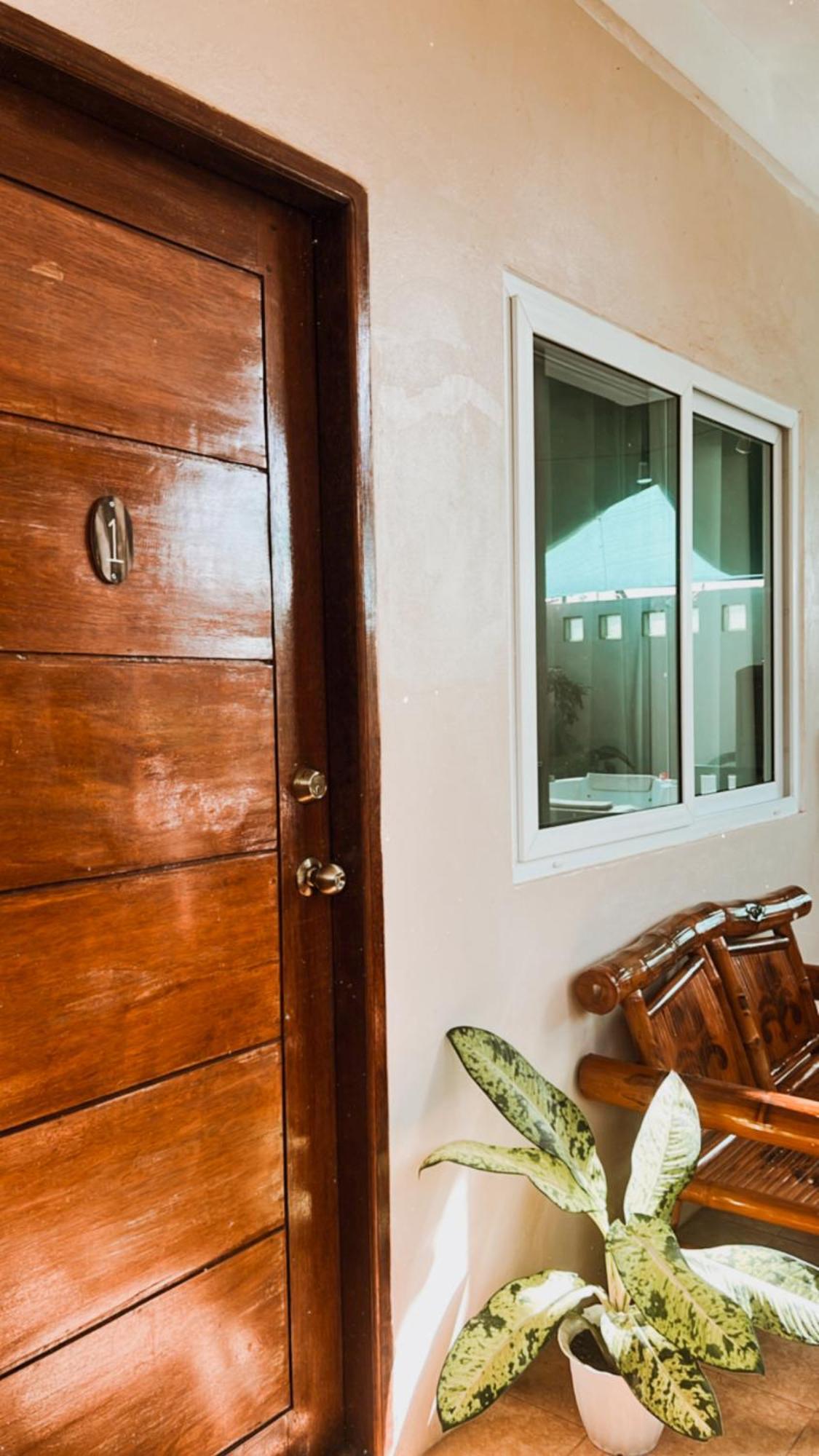 Villa Skanderbeg Guest House Puerto Princesa Ngoại thất bức ảnh