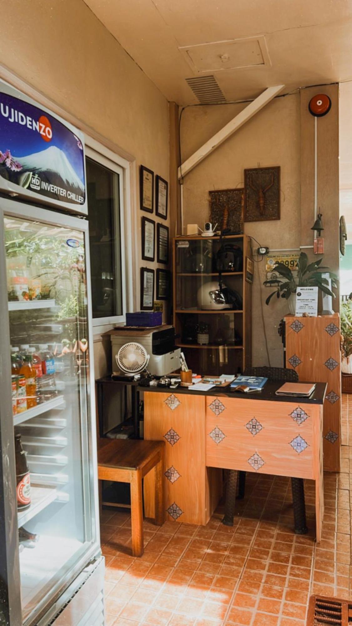 Villa Skanderbeg Guest House Puerto Princesa Ngoại thất bức ảnh