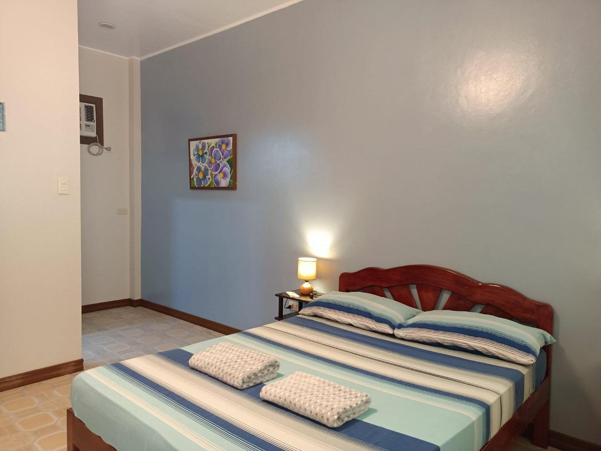 Villa Skanderbeg Guest House Puerto Princesa Ngoại thất bức ảnh