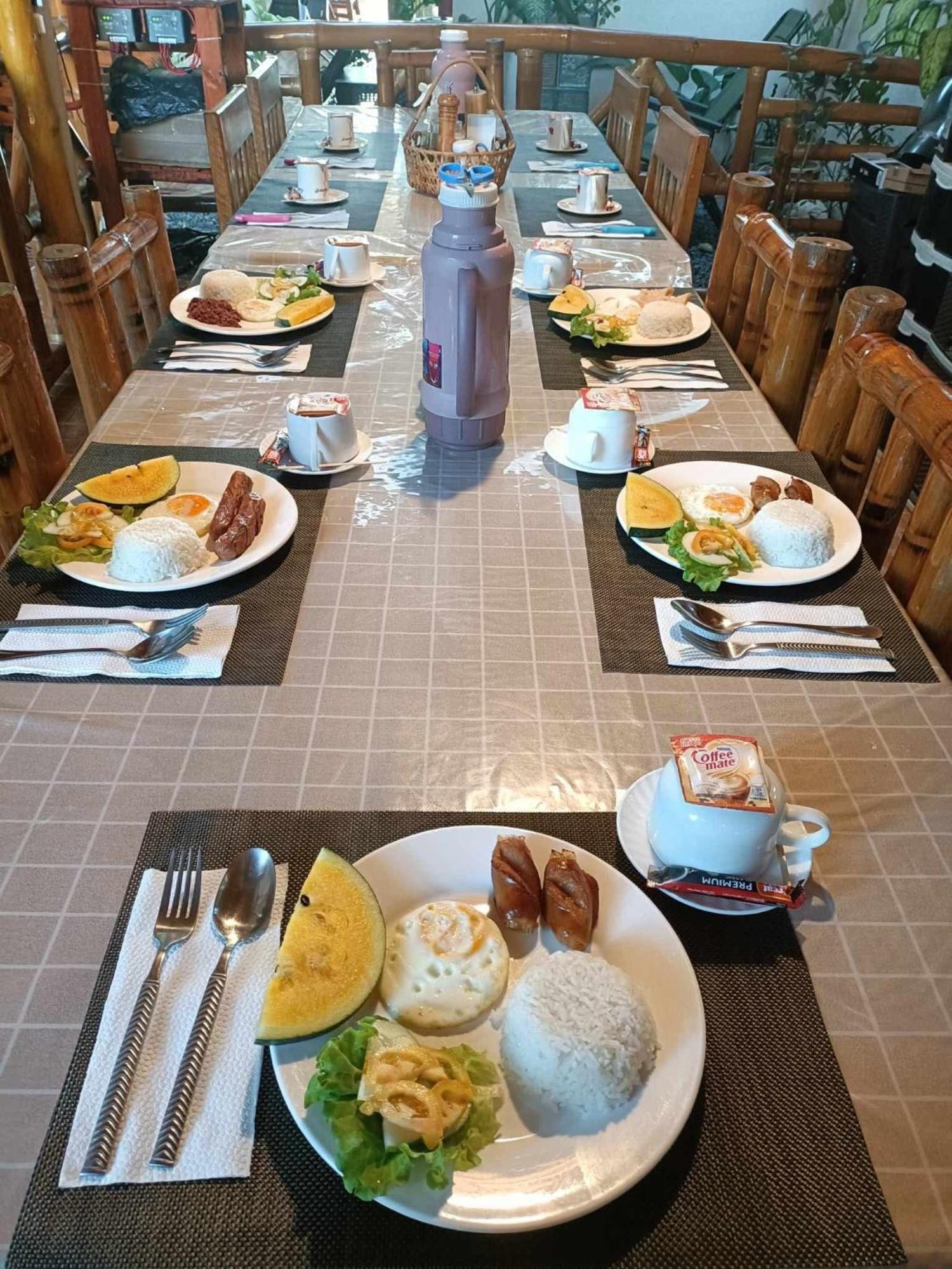 Villa Skanderbeg Guest House Puerto Princesa Ngoại thất bức ảnh