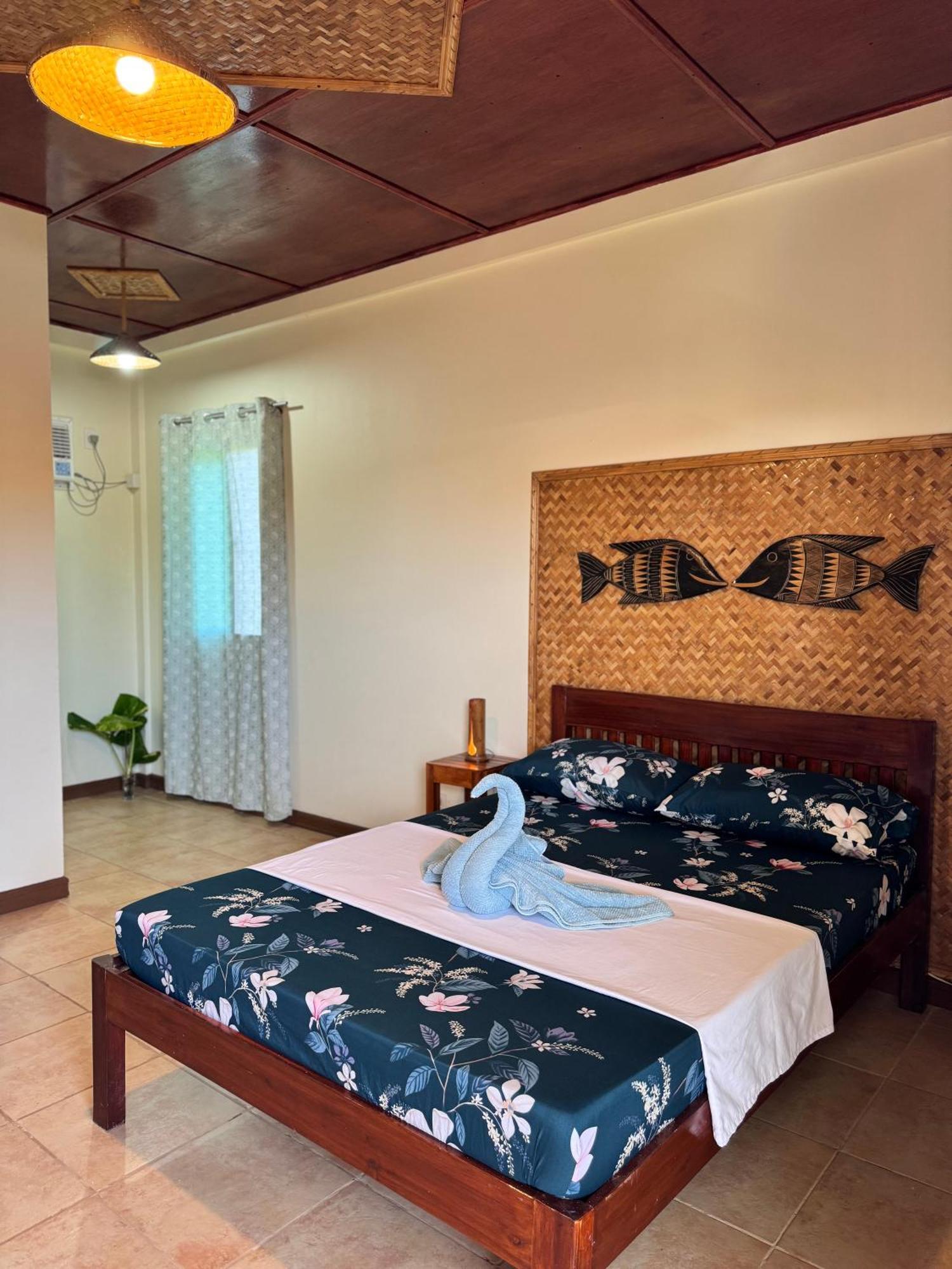 Villa Skanderbeg Guest House Puerto Princesa Ngoại thất bức ảnh