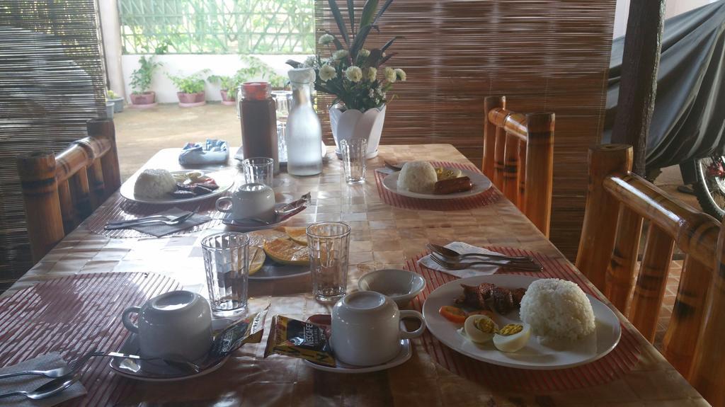 Villa Skanderbeg Guest House Puerto Princesa Ngoại thất bức ảnh