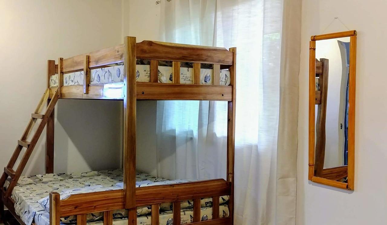 Villa Skanderbeg Guest House Puerto Princesa Ngoại thất bức ảnh