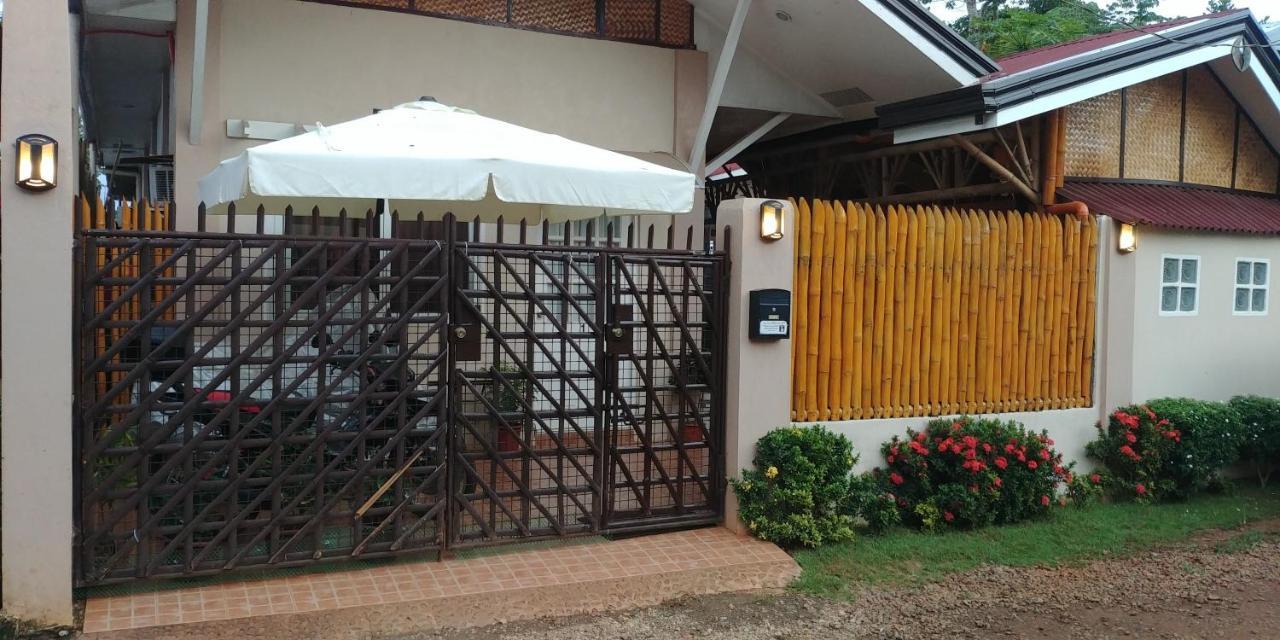 Villa Skanderbeg Guest House Puerto Princesa Ngoại thất bức ảnh