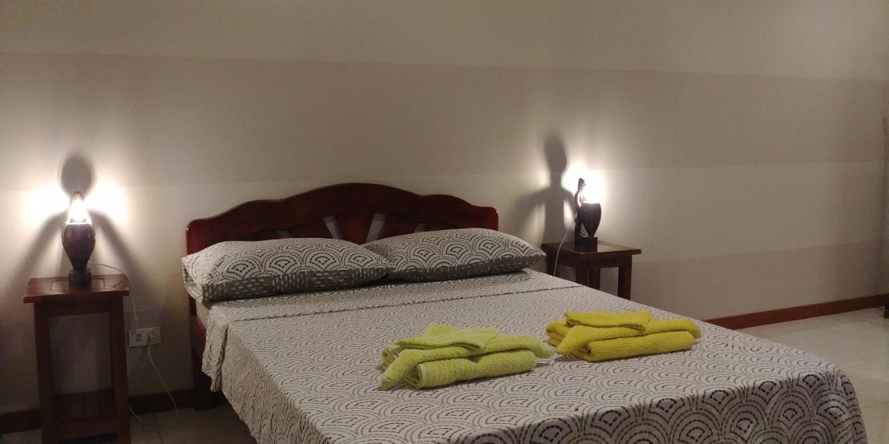 Villa Skanderbeg Guest House Puerto Princesa Phòng bức ảnh