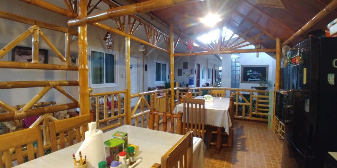 Villa Skanderbeg Guest House Puerto Princesa Ngoại thất bức ảnh